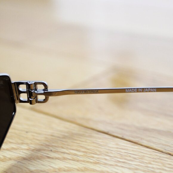 BNWT AW24 BALENCIAGA NARROW CAT EYE SUNGLASSES BB0335S - Picture 5 of 9